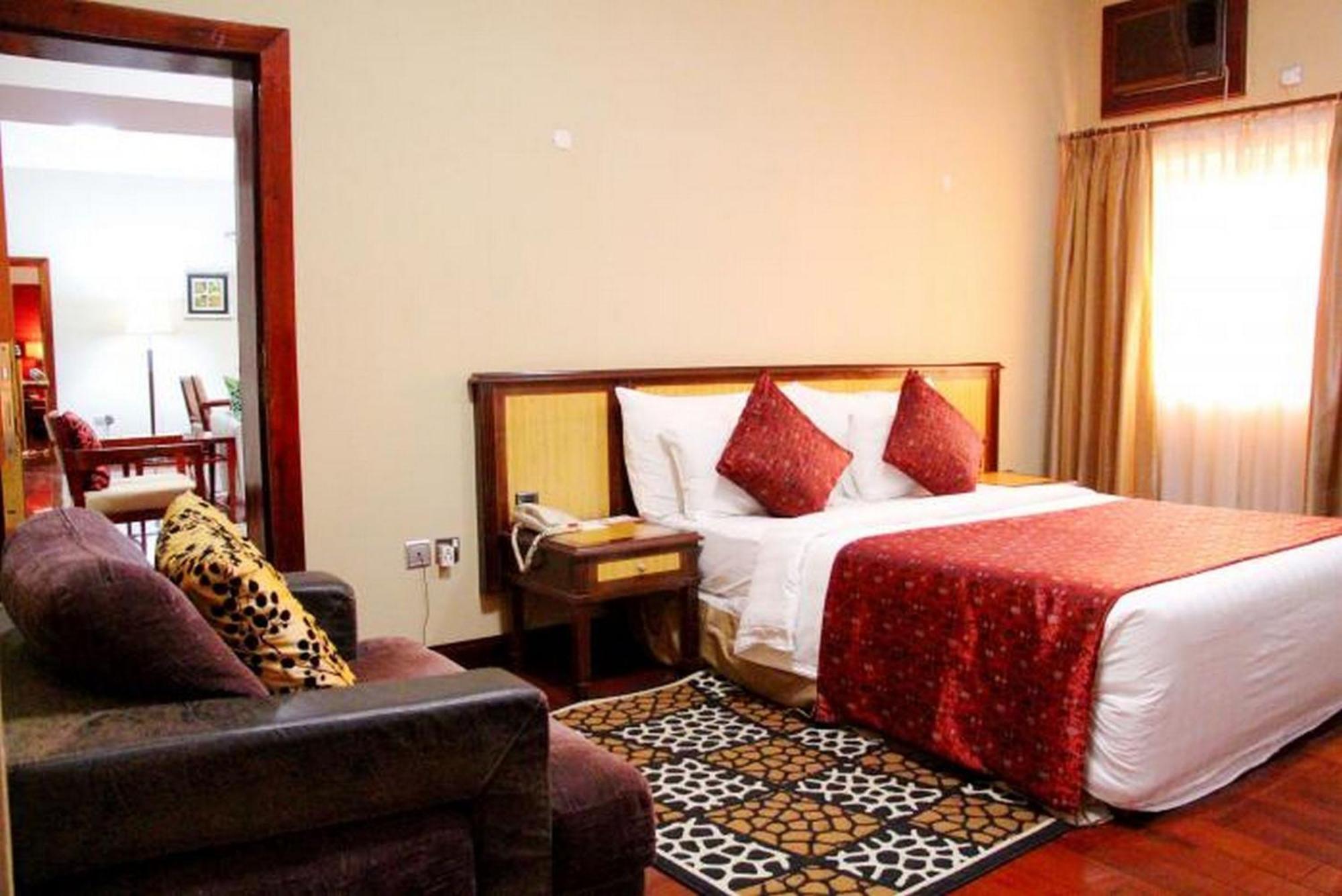 Room In Lodge - The Chelsea Hotel Abuja Kültér fotó